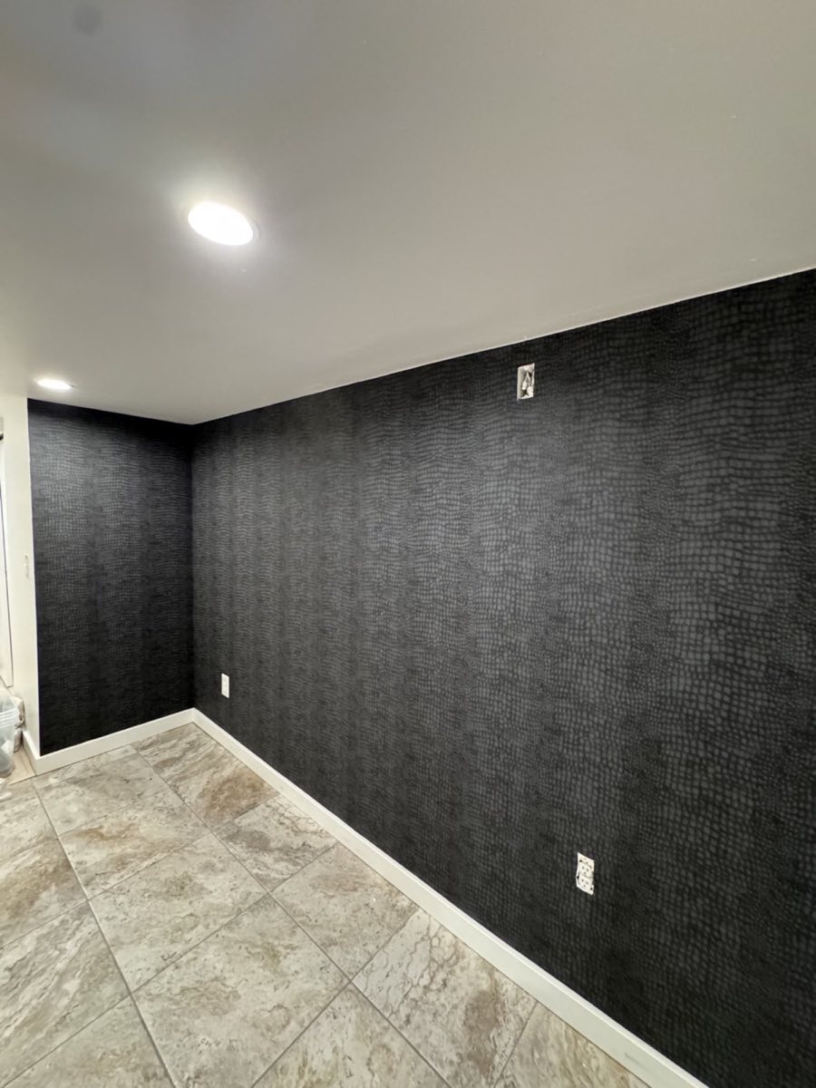 Traditional Wallpaper project completed by AceCraft in Seattle, Washington